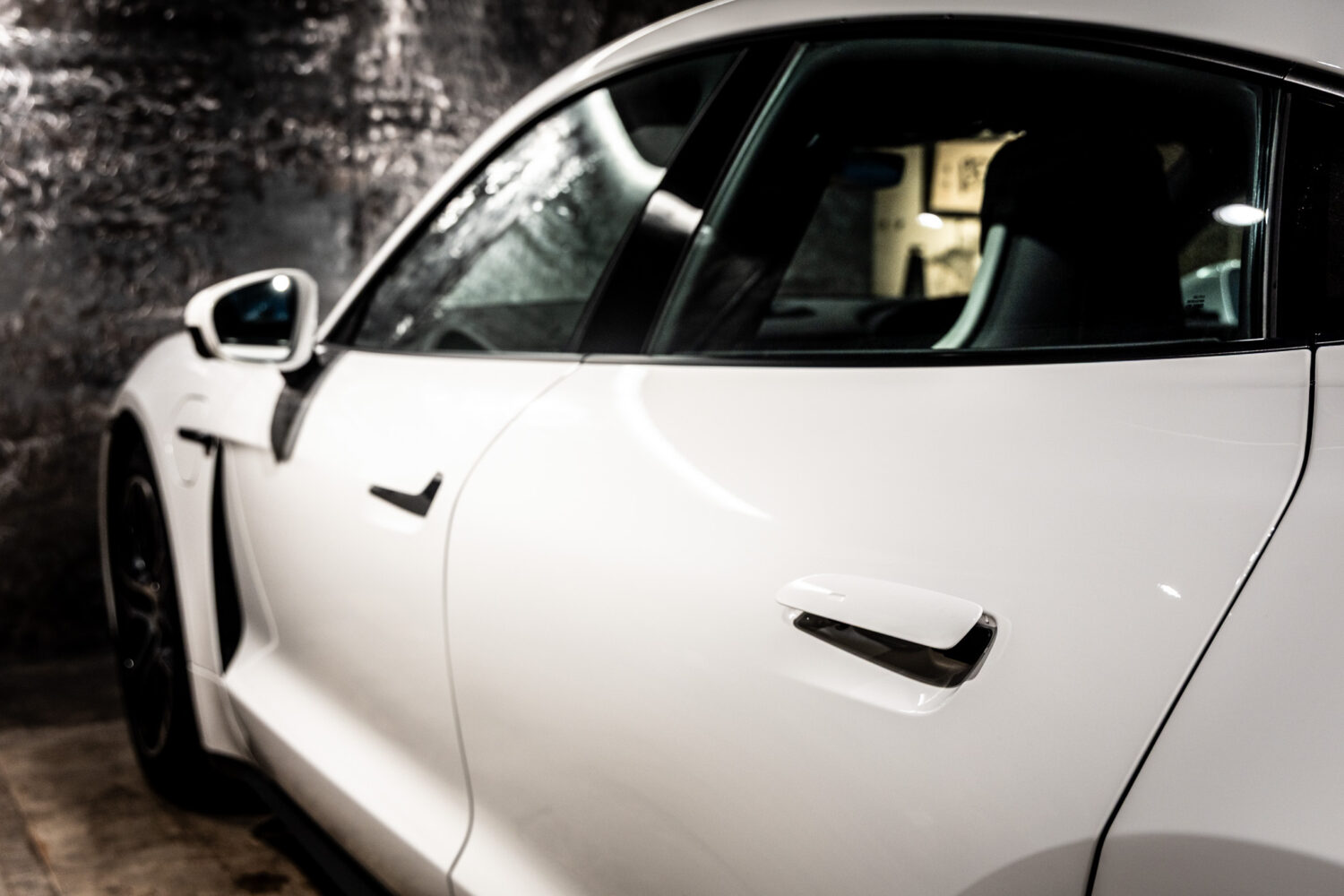 タイカン パフォーマンスバッテリープラス 4+1シート