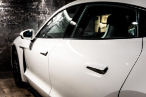 タイカン パフォーマンスバッテリープラス 4+1シート