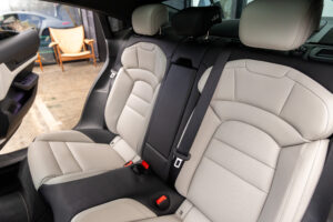 タイカン パフォーマンスバッテリープラス 4+1シート