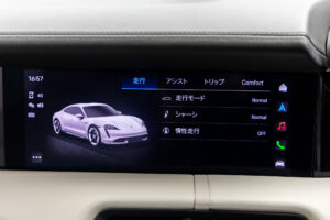 タイカン パフォーマンスバッテリープラス 4+1シート