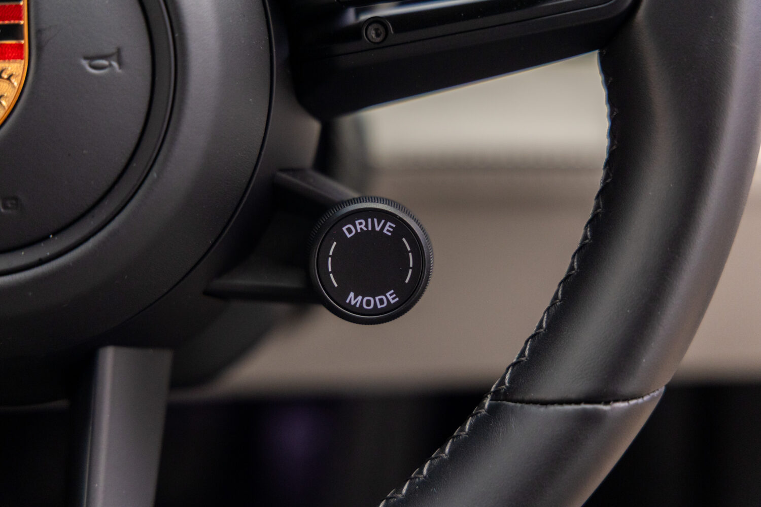 タイカン パフォーマンスバッテリープラス 4+1シート