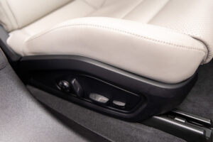 タイカン パフォーマンスバッテリープラス 4+1シート