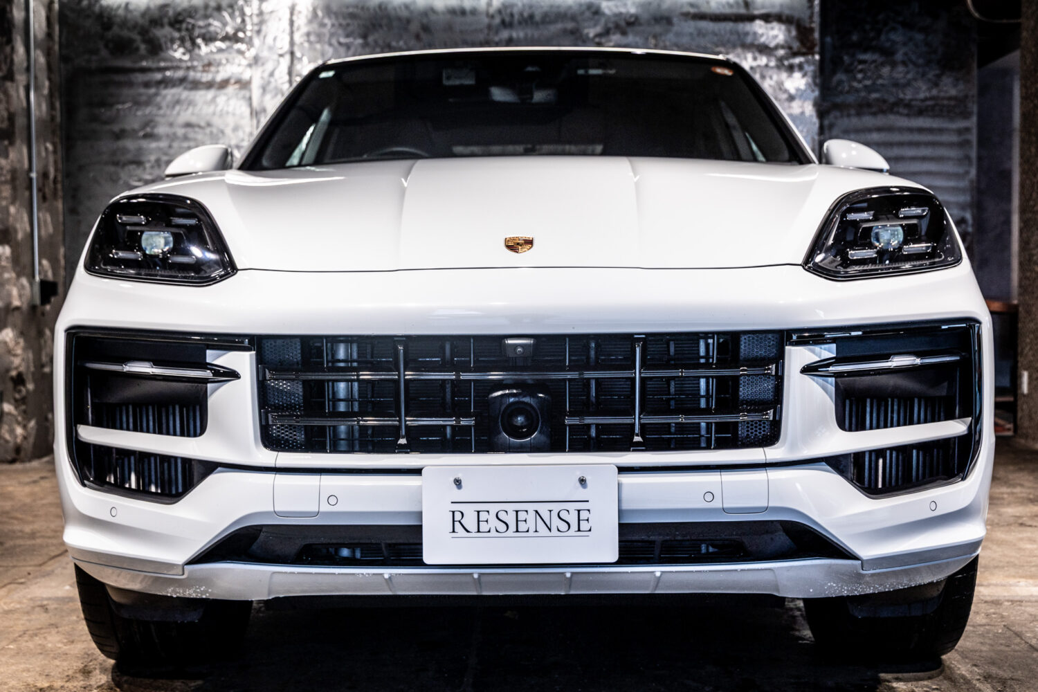 カイエンクーペ E-Hybrid Tip-S リアコンフォートベンチシート 4WD