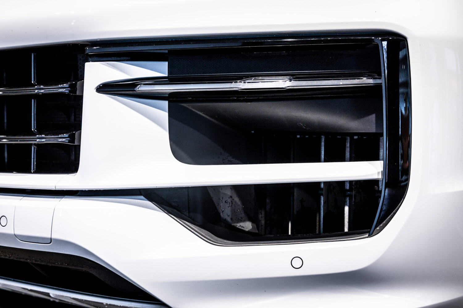 カイエンクーペ E-Hybrid Tip-S リアコンフォートベンチシート 4WD