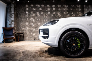 カイエンクーペ E-Hybrid Tip-S リアコンフォートベンチシート 4WD