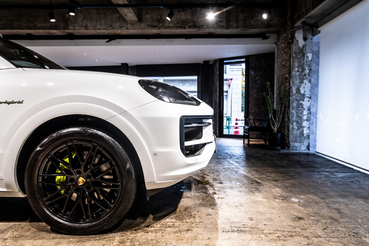 カイエンクーペ E-Hybrid Tip-S リアコンフォートベンチシート 4WD