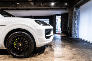 カイエンクーペ E-Hybrid Tip-S リアコンフォートベンチシート 4WD