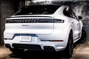 カイエンクーペ E-Hybrid Tip-S リアコンフォートベンチシート 4WD