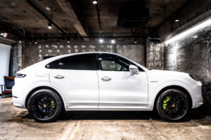 カイエンクーペ E-Hybrid Tip-S リアコンフォートベンチシート 4WD