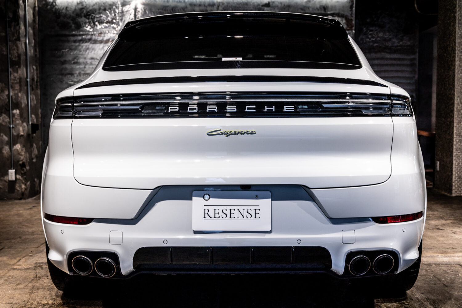 カイエンクーペ E-Hybrid Tip-S リアコンフォートベンチシート 4WD