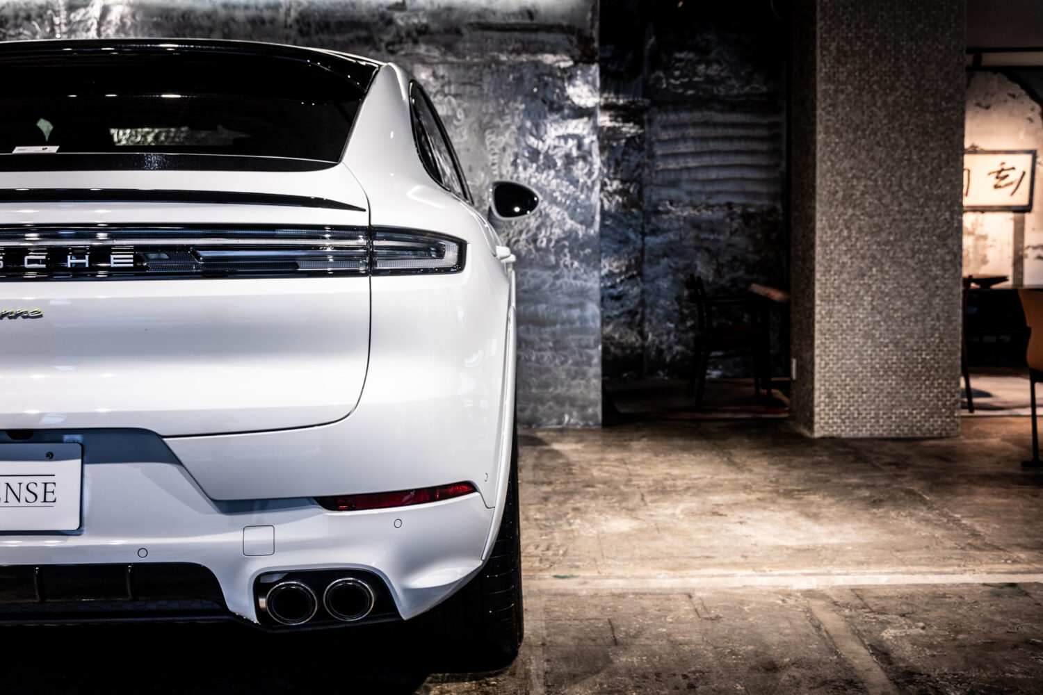 カイエンクーペ E-Hybrid Tip-S リアコンフォートベンチシート 4WD