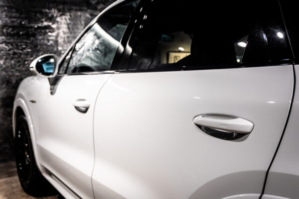 カイエンクーペ E-Hybrid Tip-S リアコンフォートベンチシート 4WD