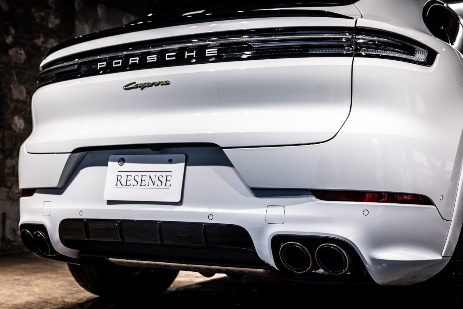 カイエンクーペ E-Hybrid Tip-S リアコンフォートベンチシート 4WD