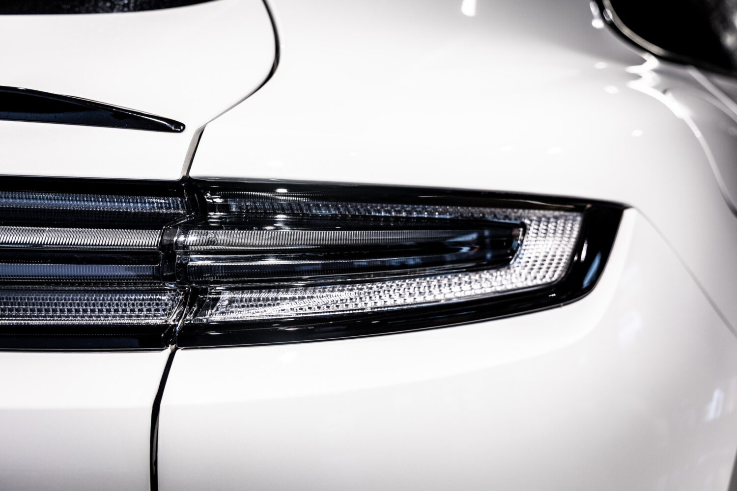 カイエンクーペ E-Hybrid Tip-S リアコンフォートベンチシート 4WD