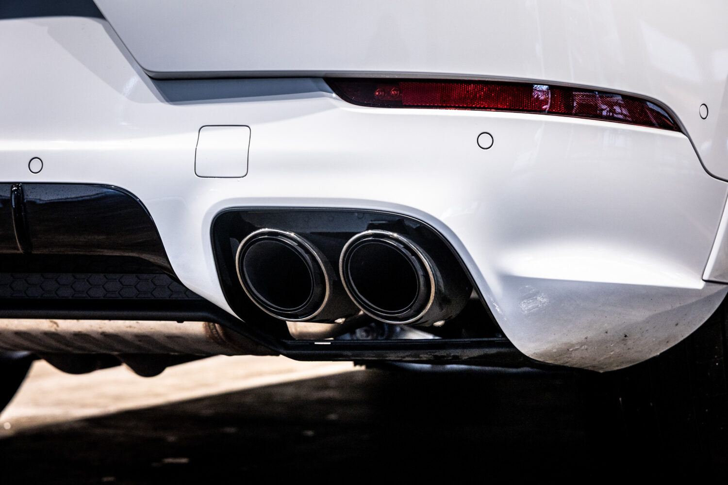 カイエンクーペ E-Hybrid Tip-S リアコンフォートベンチシート 4WD