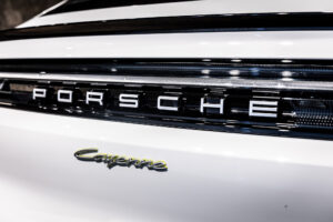 カイエンクーペ E-Hybrid Tip-S リアコンフォートベンチシート 4WD