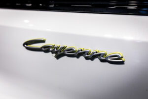 カイエンクーペ E-Hybrid Tip-S リアコンフォートベンチシート 4WD