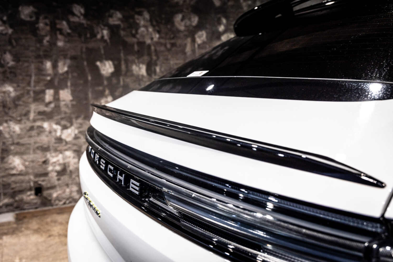 カイエンクーペ E-Hybrid Tip-S リアコンフォートベンチシート 4WD