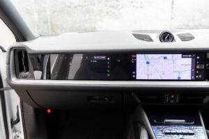 カイエンクーペ E-Hybrid Tip-S リアコンフォートベンチシート 4WD