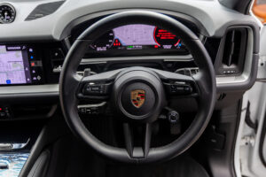 カイエンクーペ E-Hybrid Tip-S リアコンフォートベンチシート 4WD