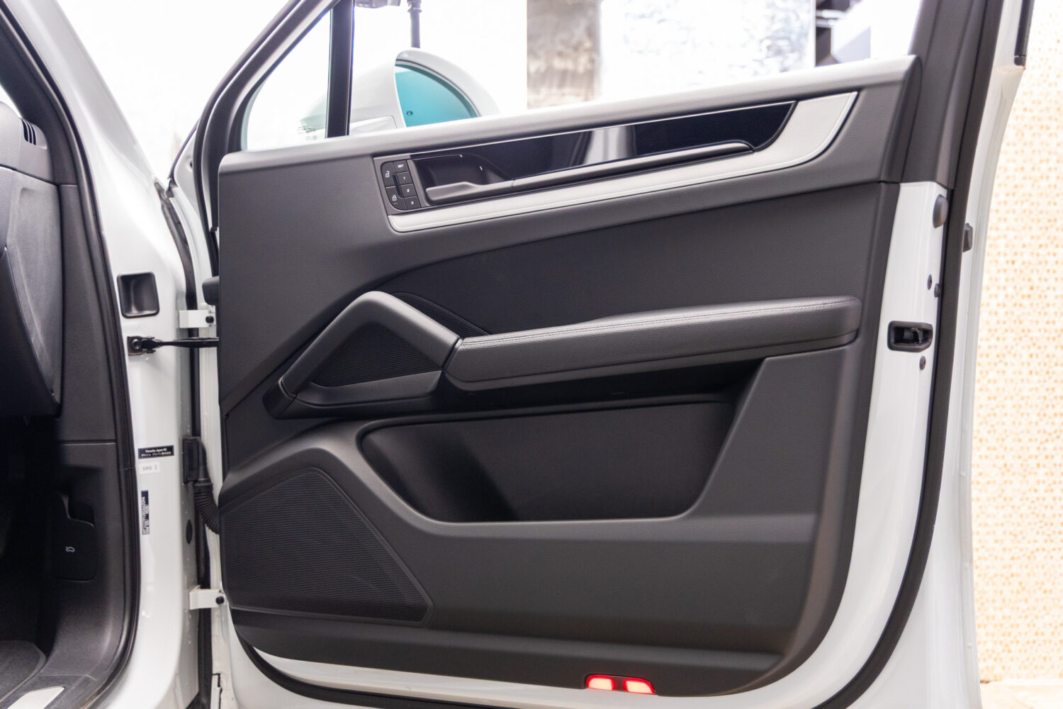 カイエンクーペ E-Hybrid Tip-S リアコンフォートベンチシート 4WD