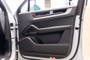 カイエンクーペ E-Hybrid Tip-S リアコンフォートベンチシート 4WD