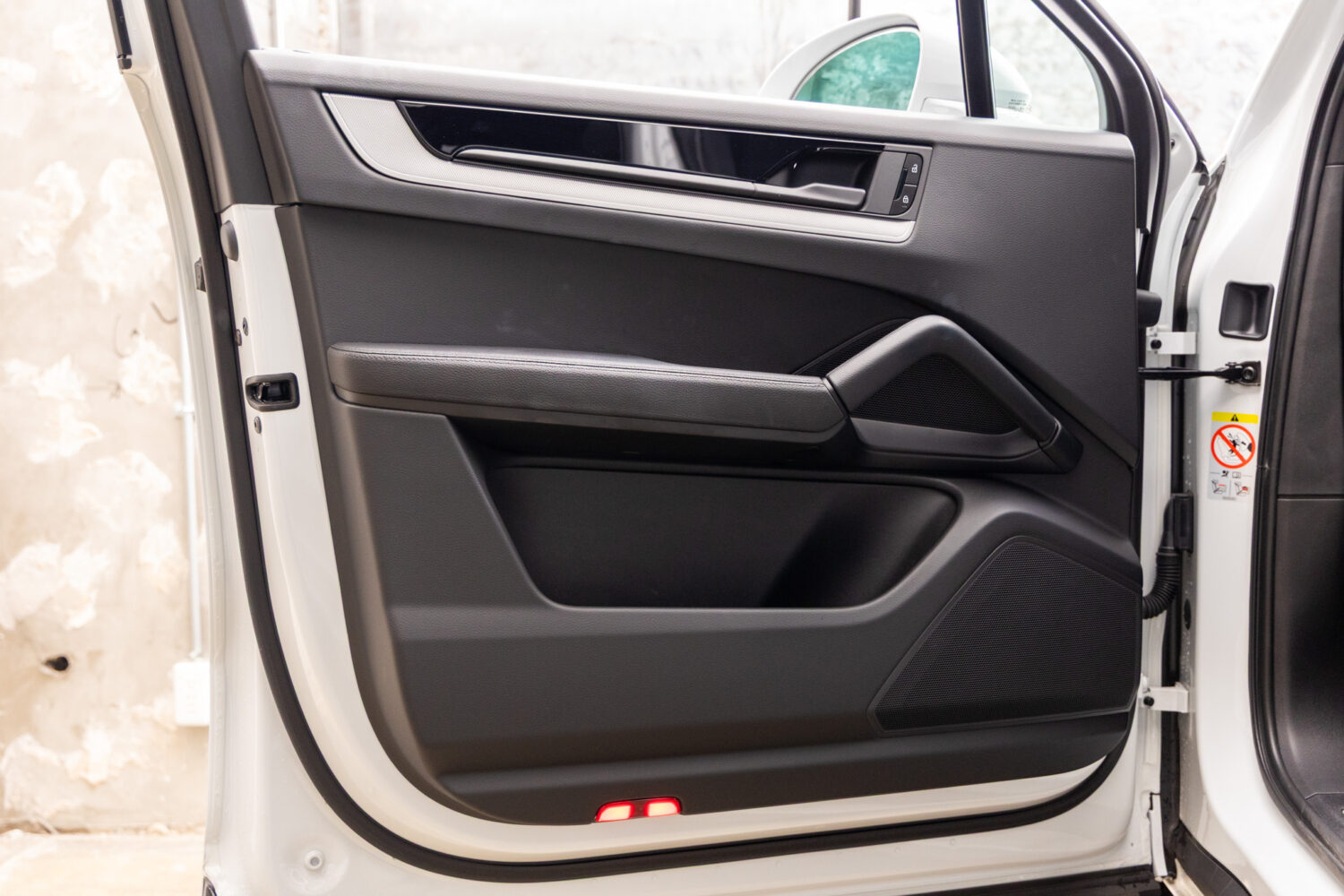 カイエンクーペ E-Hybrid Tip-S リアコンフォートベンチシート 4WD