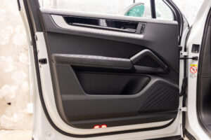 カイエンクーペ E-Hybrid Tip-S リアコンフォートベンチシート 4WD