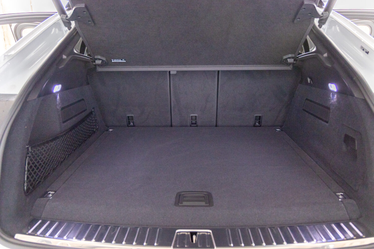 カイエンクーペ E-Hybrid Tip-S リアコンフォートベンチシート 4WD