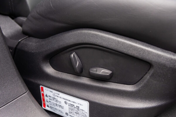 カイエンクーペ E-Hybrid Tip-S リアコンフォートベンチシート 4WD