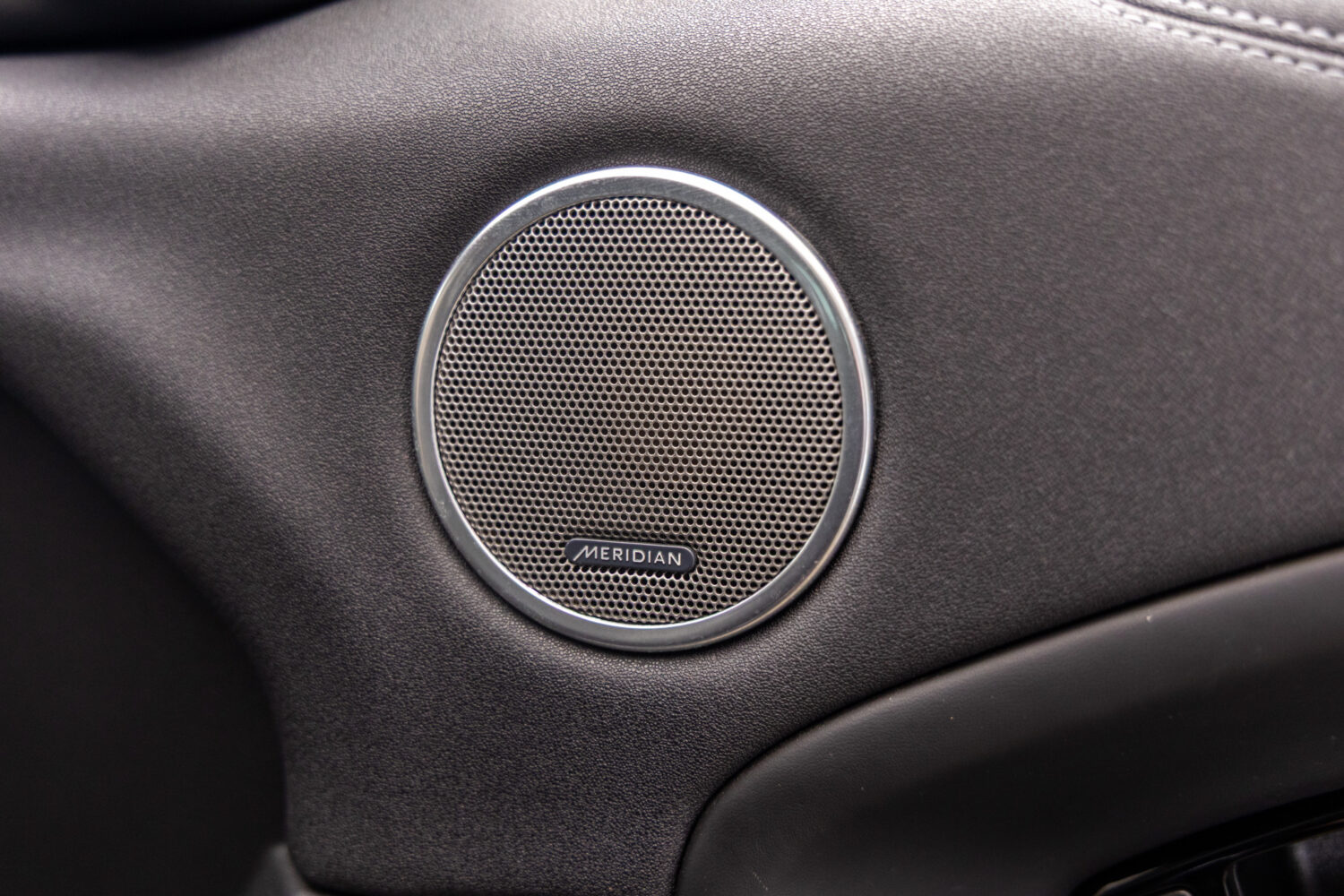 イヴォーグコンバーチブル HSEダイナミック 2.0L D180 ディーゼル 4WD