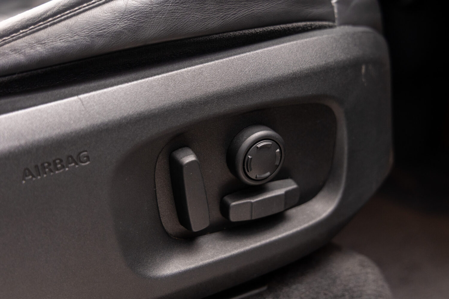 イヴォーグコンバーチブル HSEダイナミック 2.0L D180 ディーゼル 4WD