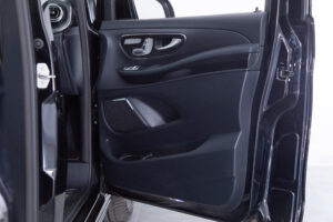 Vクラス V220 d エクストラロング AMGラインパッケージ ディーゼルターボ