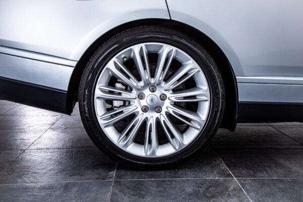 レンジローバー ヴォーグ (5.0リッター) 4WD