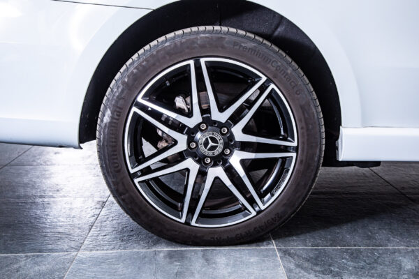 Vクラス V220 d アバンギャルド エクストラロング AMGライン