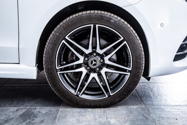 Vクラス V220 d アバンギャルド エクストラロング AMGライン