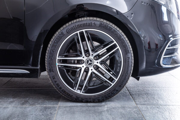 Vクラス V220 d エクストラロング AMGラインパッケージ ディーゼルターボ