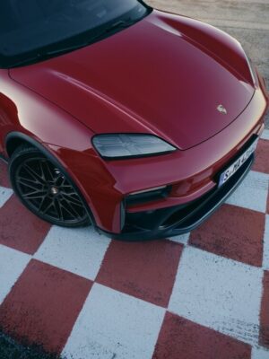 ポルシェ・マカンGTS　フル電動でも特にスポーティでドライバー重視