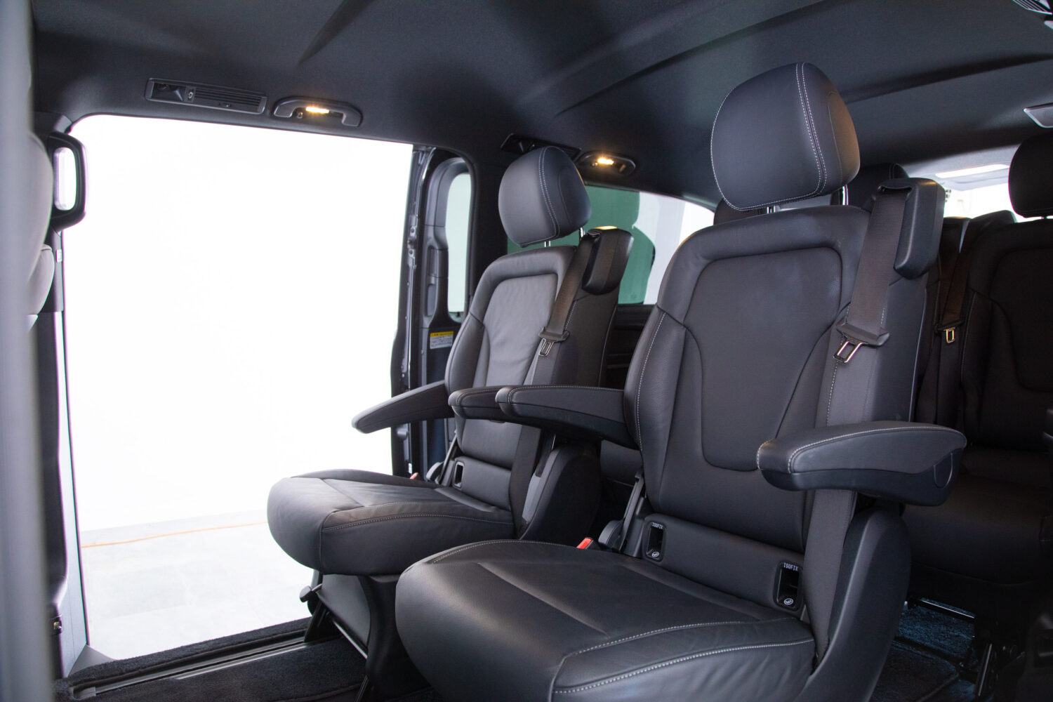 Vクラス V220 d エクストラロング AMGラインパッケージ ディーゼルターボ