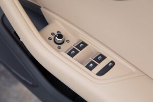 A4オールロードクワトロ 2.0 4WD