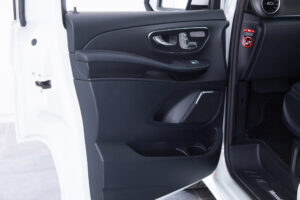 Vクラス V220 d アバンギャルド エクストラロング AMGライン