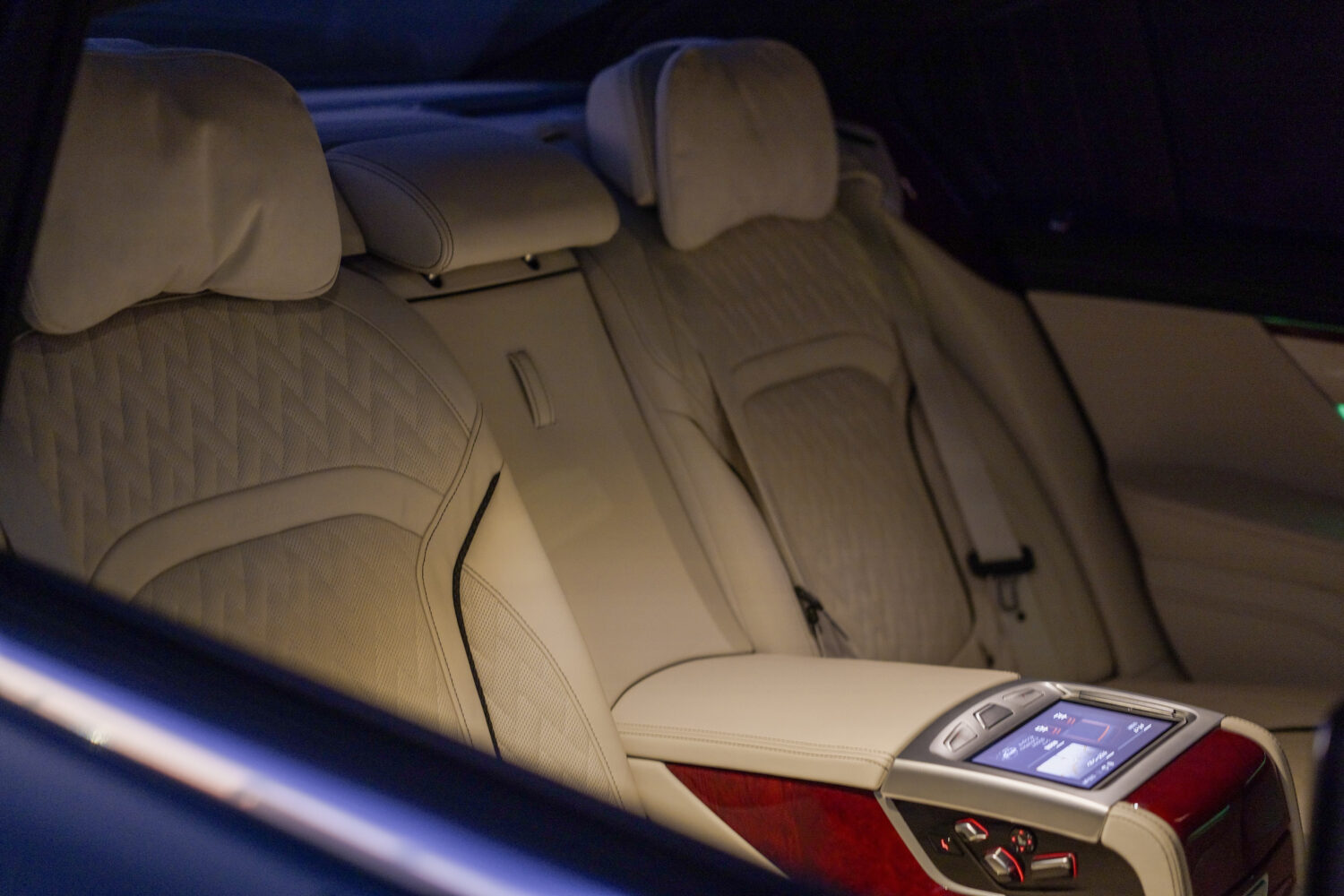 ＢＭＷアルピナ・B7 ロング アルラット（4WD/8AT）上質を突き詰めた先に