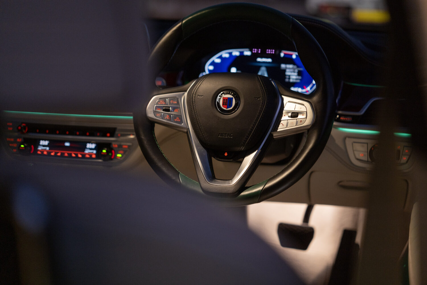 ＢＭＷアルピナ・B7 ロング アルラット（4WD/8AT）上質を突き詰めた先に