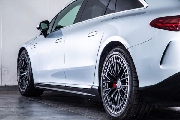 EQS53 4MATIC+ 4WD