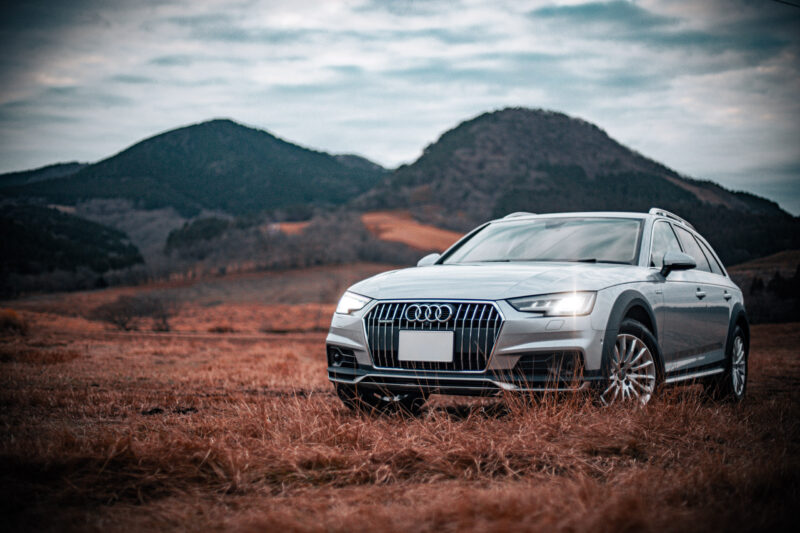アウディ・A4オールロードクワトロ（4WD/7AT）自由に遊ぶ