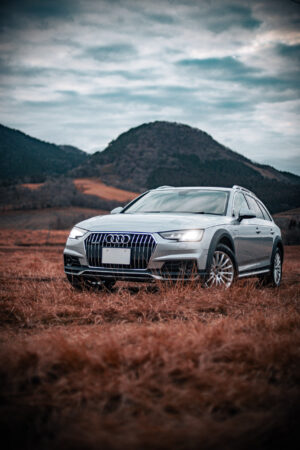 アウディ・A4オールロードクワトロ（4WD/7AT）自由に遊ぶ