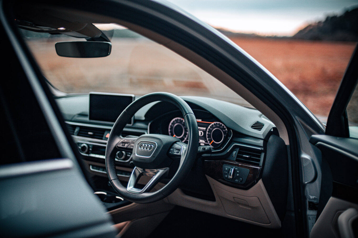 アウディ・A4オールロードクワトロ（4WD/7AT）自由に遊ぶ