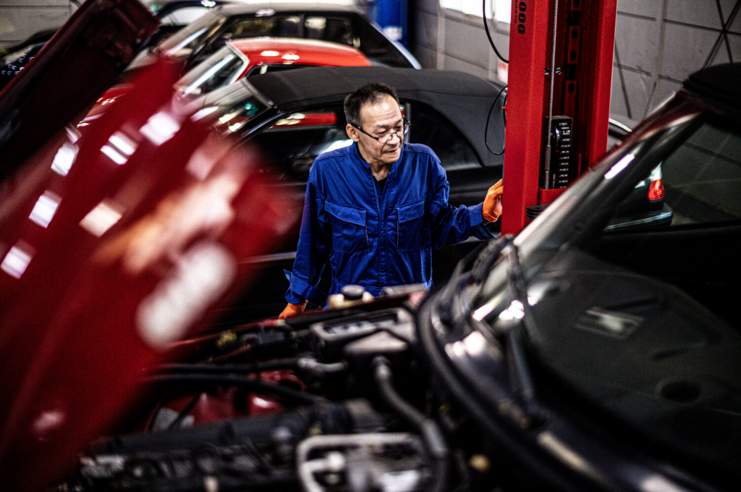 誠実にクルマと向き合う 萩村敏之さん スタッフインタビュー