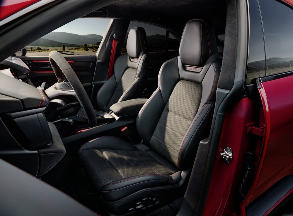 ポルシェ・マカンGTS　フル電動でも特にスポーティでドライバー重視