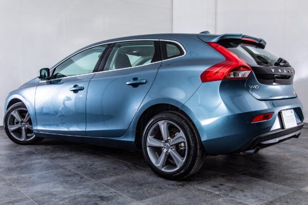 V40 T4 SE